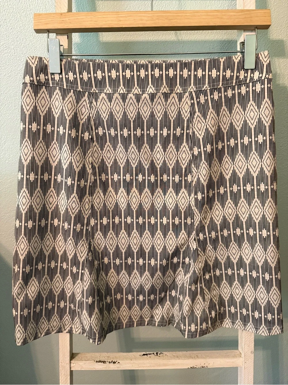 Rip Skirt Hawaii Black Cream Geometric Wrap Skirt Swim Mini Size S
